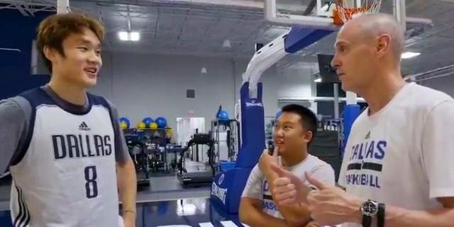 꺽˳˲4˼ΪǮ򶪺ڵһ