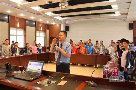  ������Ա����μӻ��δ�����˲ι��˸�Ժ�İ칫����